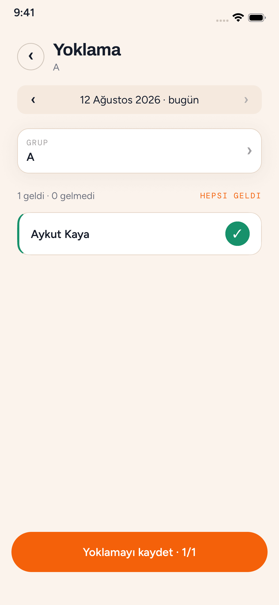 Yönetim uygulamasında yoklama ekranı: grup seçimi ve sporcu listesi